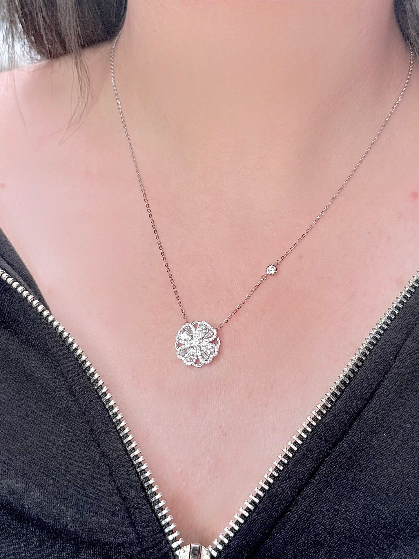 Serie Élite – Eterna Bloom Twist Necklace