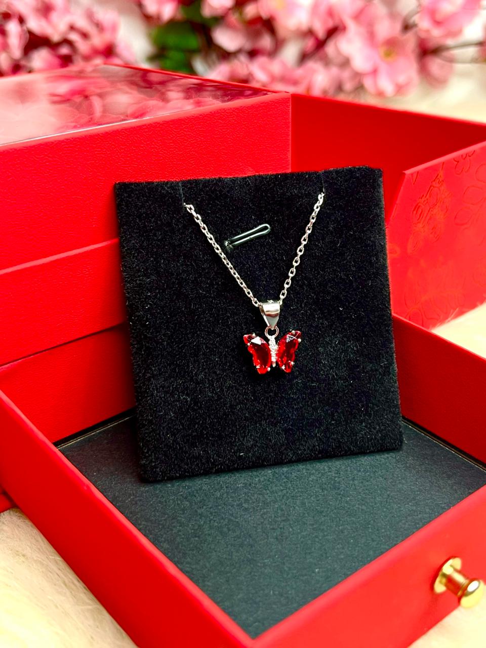 سلسله فراشه احمر