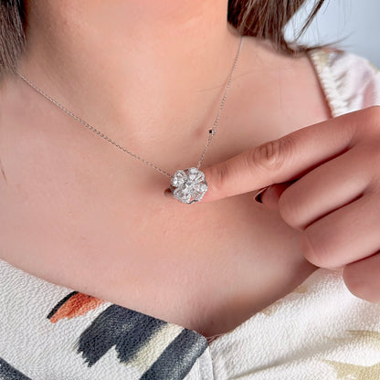 Serie Élite – Eterna Bloom Twist Necklace