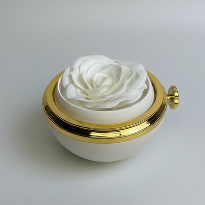 365 Roses White Box