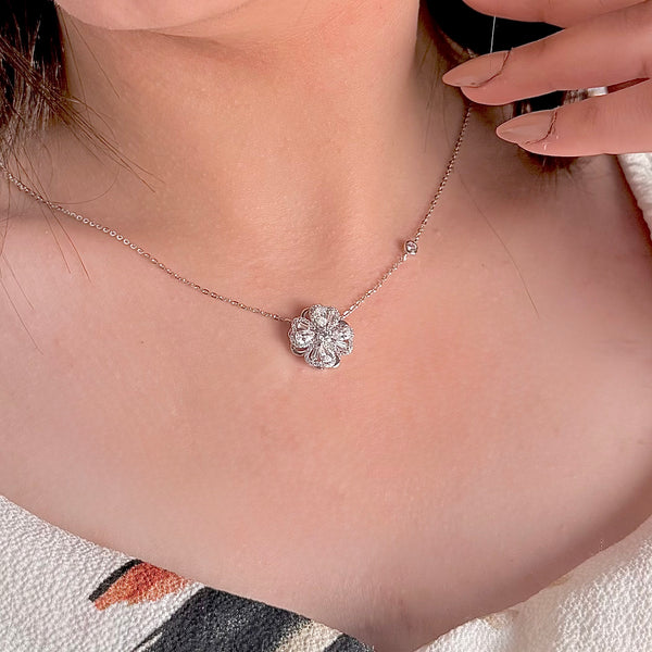 Serie Élite – Eterna Bloom Twist Necklace